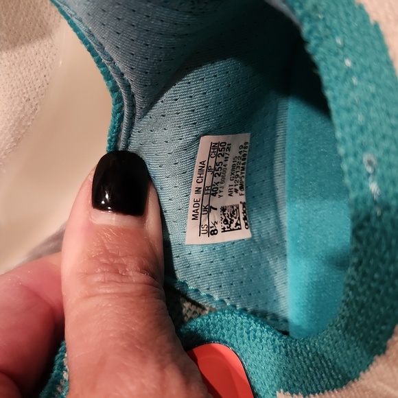 adidas Ultra Boost 22White Tint Turbo Mint Rush (Women's) - Picture 4 of 6